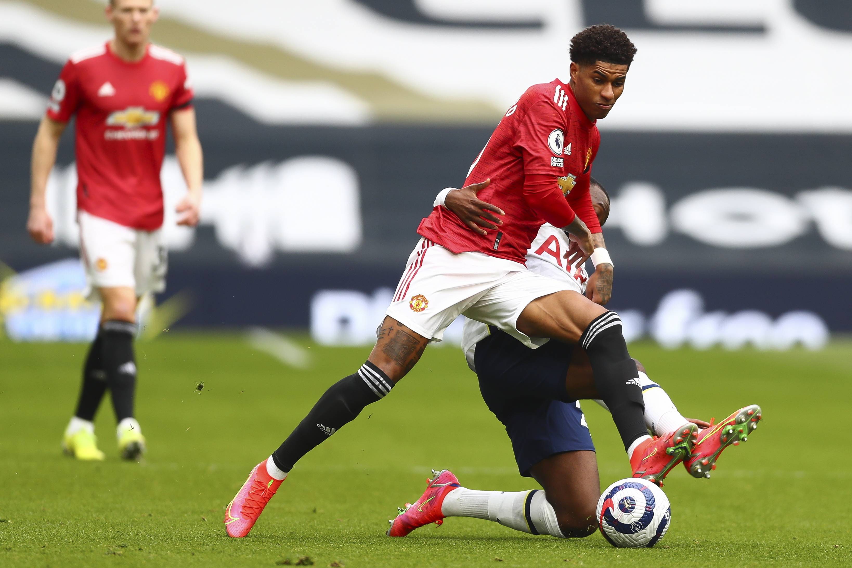 中备受尊敬 中备受尊敬